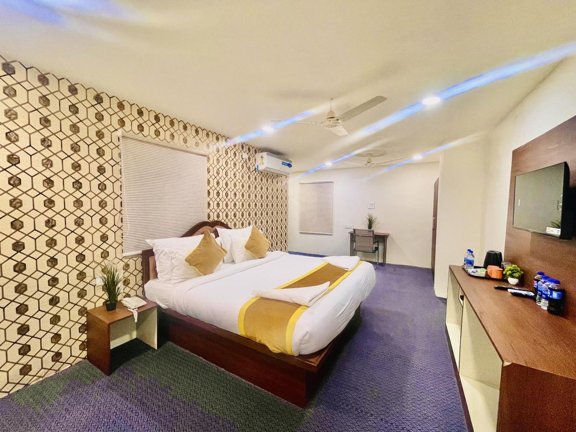 Hotel Eagle Grand Hyderabad Airport Zone Shamshabad Exterior foto
