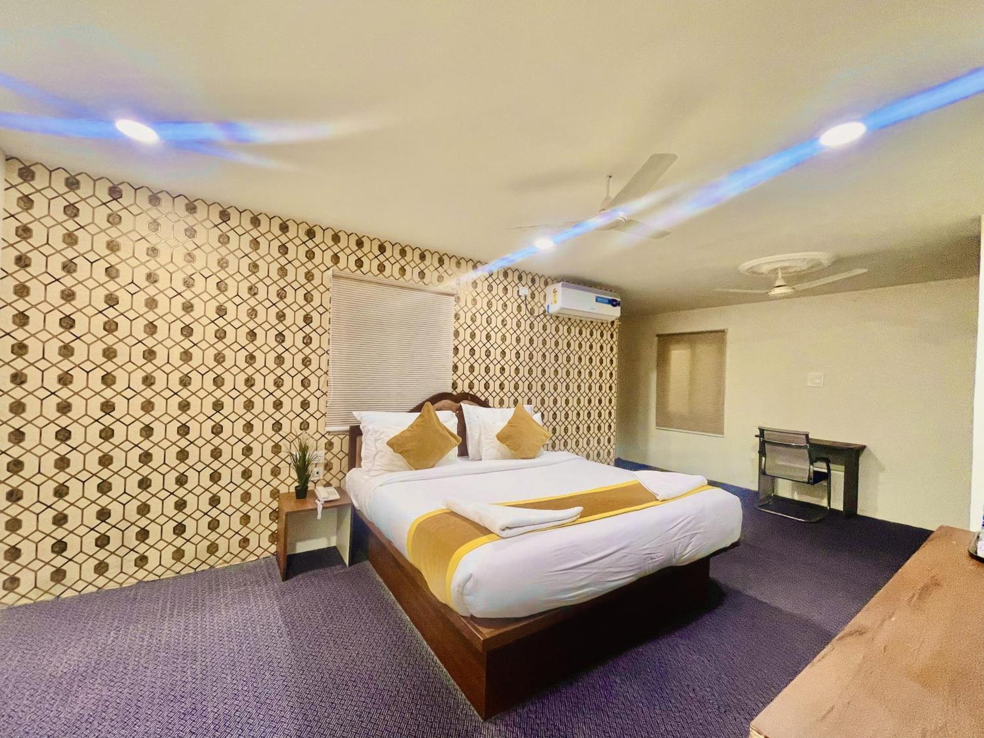 Hotel Eagle Grand Hyderabad Airport Zone Shamshabad Exterior foto